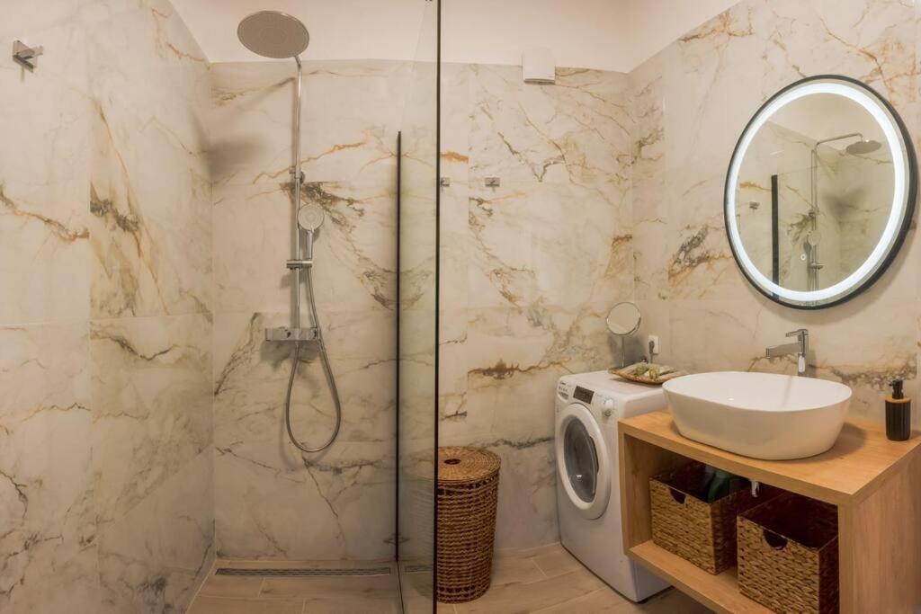 Luksuzni Apartman Ribica U Samom Centru Grada Split Exteriör bild